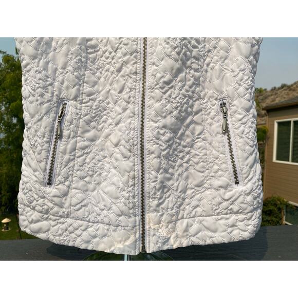 Christopher & Banks Vest White Quilted Zip Front Size Medium - Picture 5 of 6